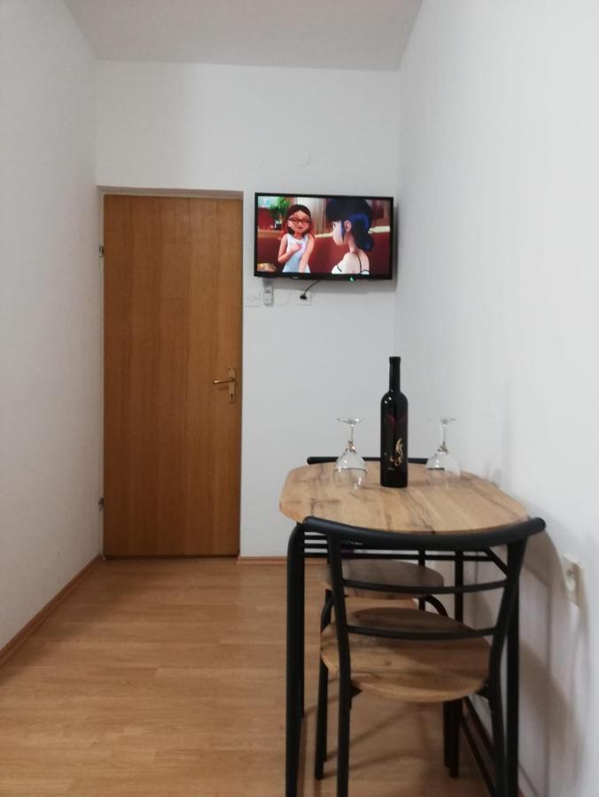 Studio Za 2 Osobe- Lijana Tučepi Buitenkant foto